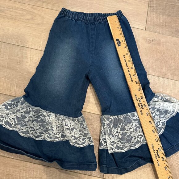JELLY & PUG TODDLER GIRLS SIZE 5 DENIM AND LACE FLARE JEANS - Picture 2 of 8